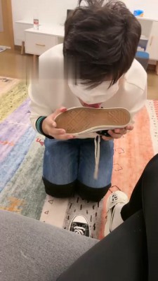 图片[2]-【奈奈生】舔女友的各种脏鞋  JS22100701-绳艺资料库