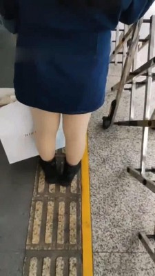 图片[1]-【梵高】开发车站美女素人踩踏 bf9137-绳艺资料库