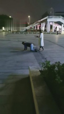图片[1]-【小希女王】广场公开羞辱前男友 bf4370-绳艺资料库