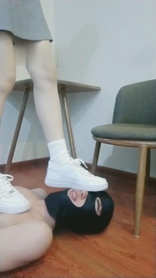 图片[2]-【晨希】小白鞋棉袜玩弄18岁小贱狗 bf5702-绳艺资料库