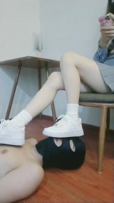 图片[1]-【晨希】小白鞋棉袜玩弄18岁小贱狗 bf5702-绳艺资料库