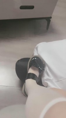 图片[2]-【欣欣】萝莉主皮鞋白丝袜羞辱 bf16096-绳艺资料库