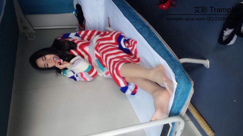 图片[4]-艾丝女王-火车卧铺上的丝足高跟展示-绳艺资料库