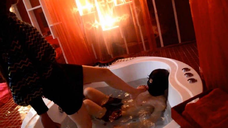 图片[6]-『奴隶岛』—萱萱S浴缸中享用按脚、舔脚、踩踏-绳艺资料库