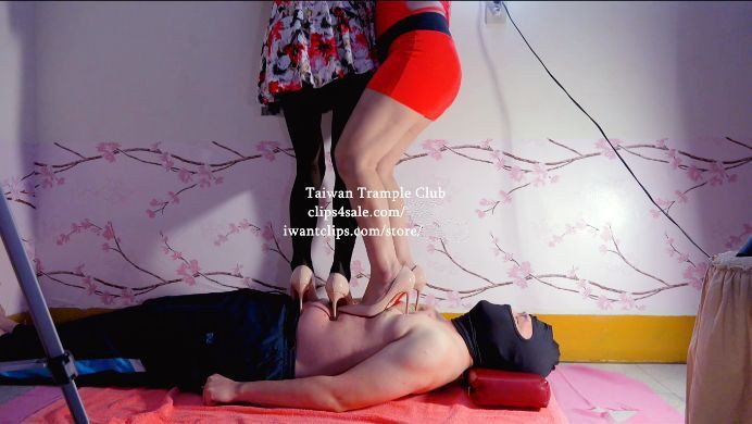 图片[12]-【Taiwan Trample Club】三熟女少妇高跟骚摇踩踏（多机位多镜头）少妇黑丝高跟-绳艺资料库