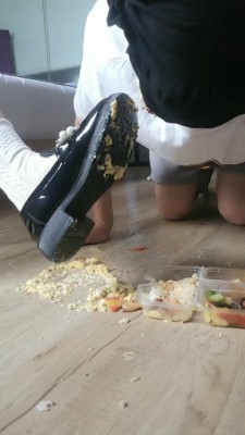 图片[5]-套路直播视频【阿喵】萝莉主皮鞋白袜踩踏喂食 bf26480-绳艺资料库