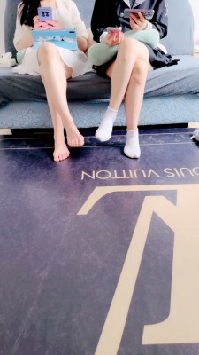 图片[2]-【苏恩】双S-白袜脚踩闺蜜聊天【完整版】 bf26948-绳艺资料库