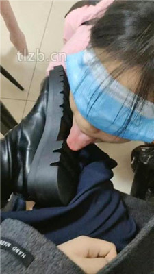 图片[7] - 【爱可呀】学姐舌头清洗各种鞋/脚喂食踩舌【完整版】 - 绳艺下载吧